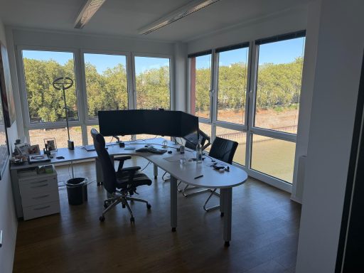 Eckbüro zur Wasserseite Eckbüro zur Wasserseite