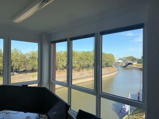 Eckbüro zur Wasserseite Eckbüro zur Wasserseite